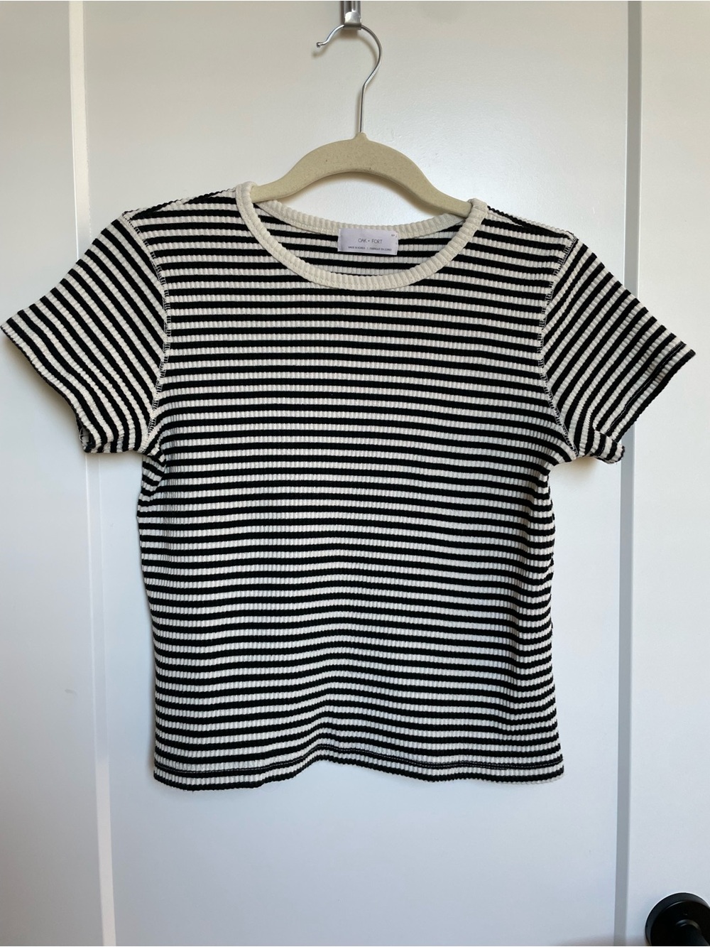 Oak and fort black and white striped ribbed short sleeve tee